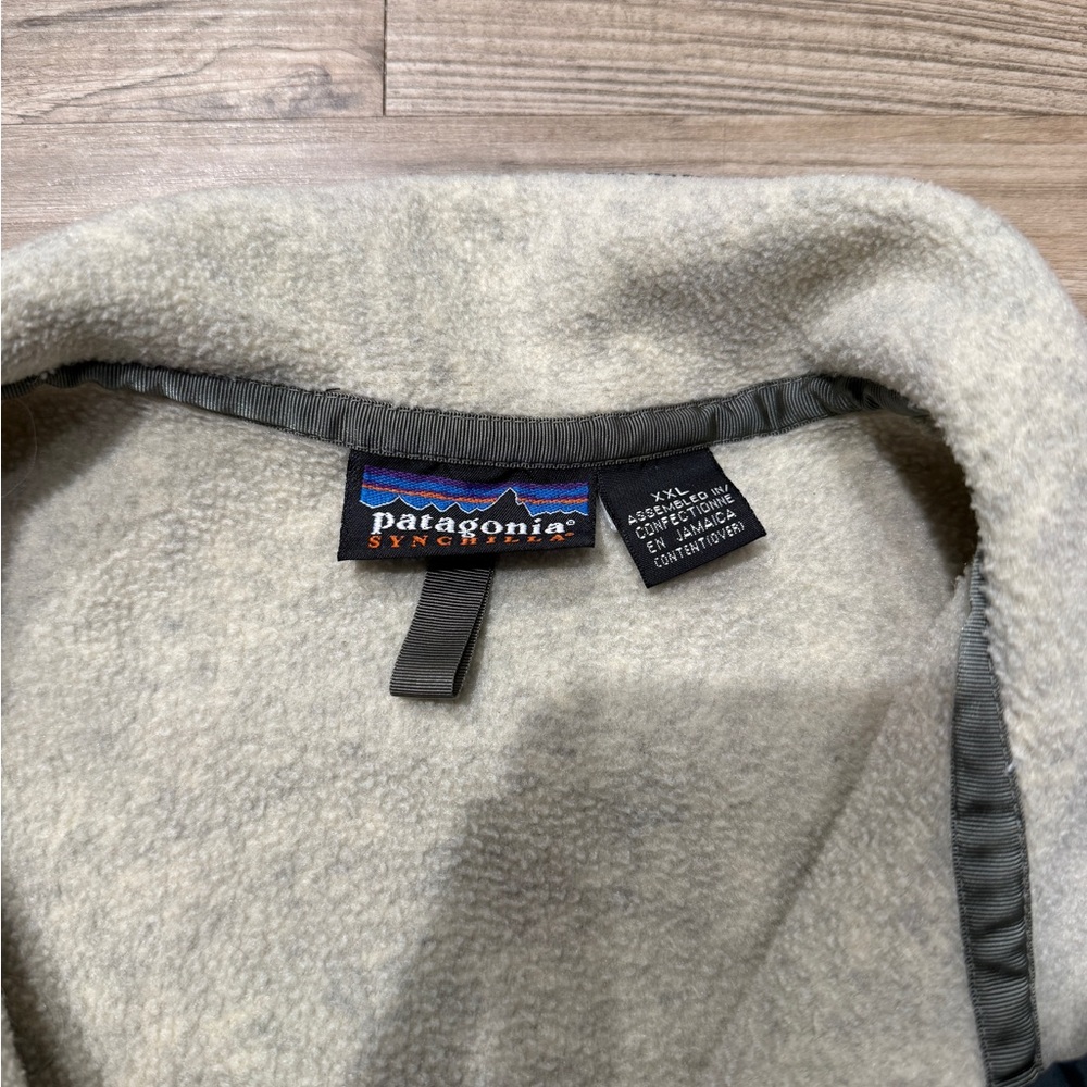 Patagonia Beige Pullover Fleece with Navy Trim - Picture 4 of 10
